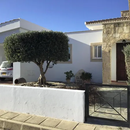 Golden Cost Bungalow Polis Cyprus Casa vacanze